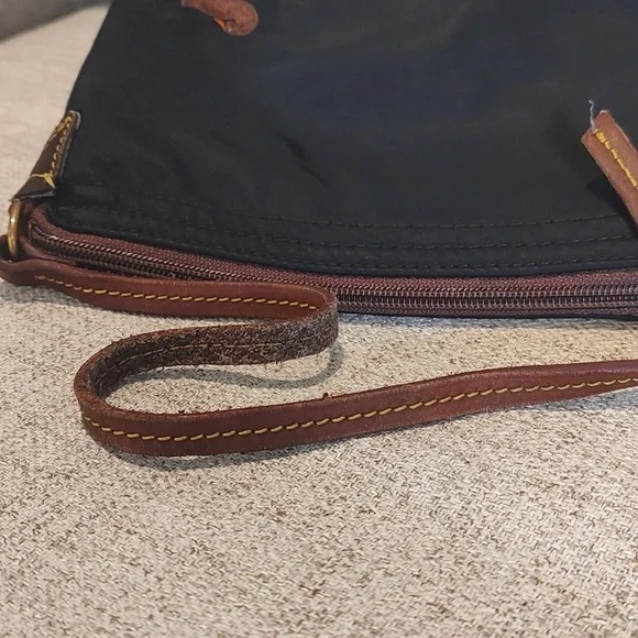 Vintage Dooney & Bourke Small Nylon Handbag - Picture 5 of 11